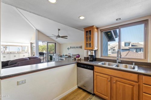 4534 Ln Brea St, Oxnard CA 93035-3931 exterior