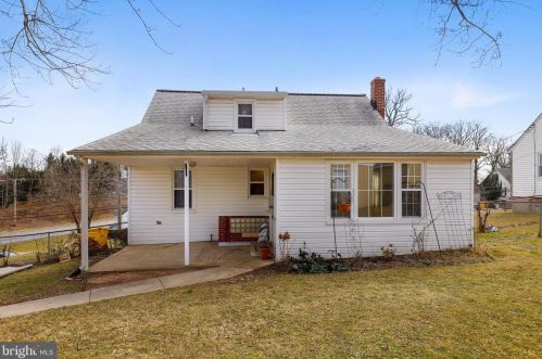 2 Birch Ave, Glen Burnie MD 21061-2013 exterior