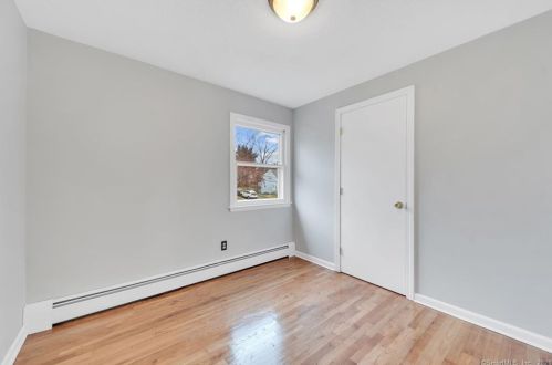 405 Francis St, New Britain CT 06053-3052 exterior