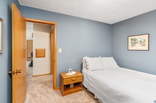 2134 Hillcrest Dr, Duluth MN 55811-3134 exterior