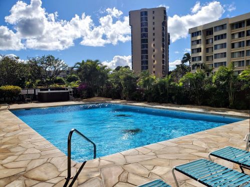 990 Ala Nanala St, Honolulu HI  96818-2967 exterior