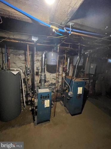 53 Plum St, Lancaster PA 17602-2324 exterior