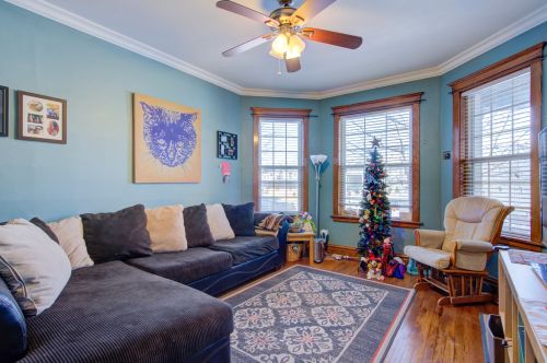 3817 Bernard St, Chicago IL 60618-3230 exterior