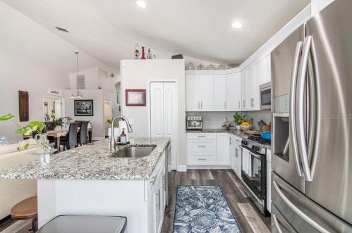 12219 Bishopsford Dr, Tampa FL 33626-1317 exterior