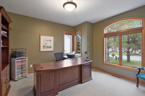 1676 Isabella Pkwy, Chaska MN 55318-3214 exterior