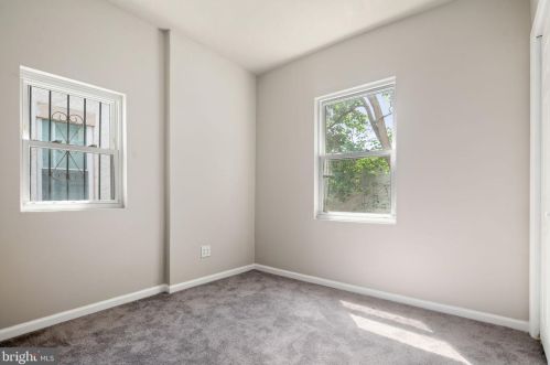 2430 Federal St, Philadelphia PA 19146-3914 exterior