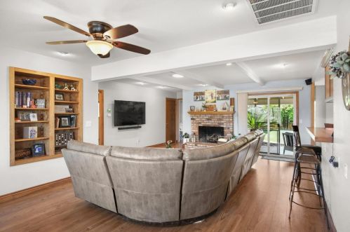 161 Elena Ct, Turlock CA  95380-4233 exterior