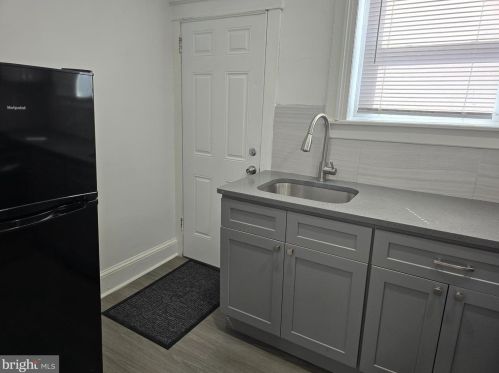 2602 Marshall St, Philadelphia PA 19148-4612 exterior