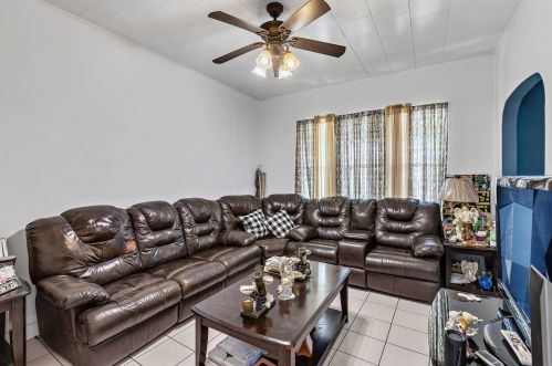 2815 Trumbull Ave, Chicago, IL 60623-4653