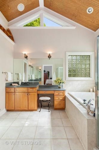 2120 Timberline Trl, Bull Valley IL 60098-8782 exterior