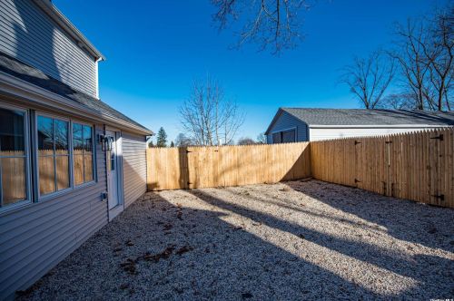 20 Lowndes Ave, Huntington Station NY 11746-1224 exterior