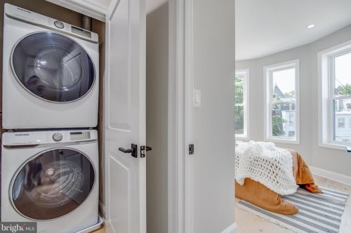 31 V St, Washington DC  20001-1012 exterior