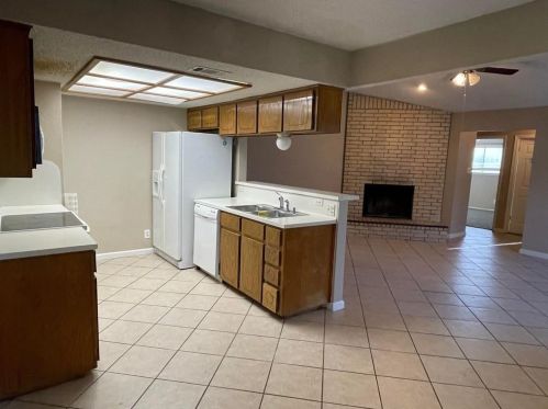 8703 Clearbrook Trl, Austin, TX 78729-4622