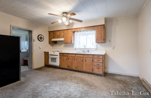 624 Slocum St, Sylvan Beach MI 49461-1213 exterior