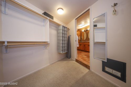 3865 Tanuri Dr, Tucson AZ 85750-1939 exterior