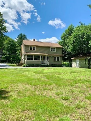 278 Fisher St, Walpole MA 02081-3809 exterior