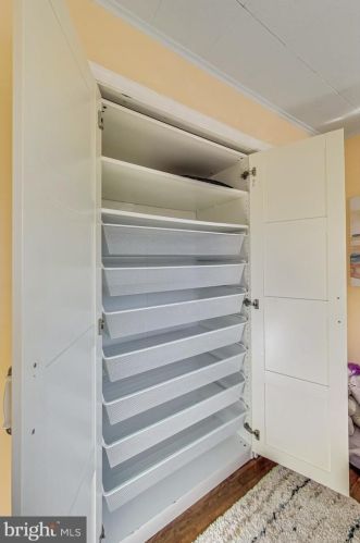 903 Robin Rd, Silver Spring MD  20901-1872 exterior