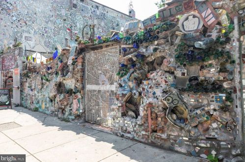 103537 Bainbridge St, Philadelphia PA 19146-1479 exterior