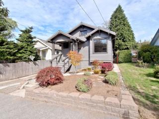 350 84 St, Seattle WA  98115-4847 exterior