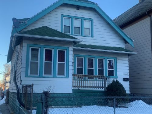 2320 18th St, Milwaukee, WI 53215-3004