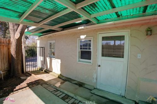 2400 Pacific Dr, Bakersfield CA 93306-4158 exterior