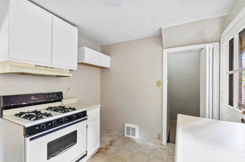 325 Johnston Rd, Pittsburgh PA 15235-1617 exterior