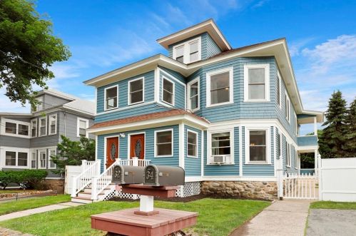 32 Lincoln St, North Andover MA  01845-2701 exterior