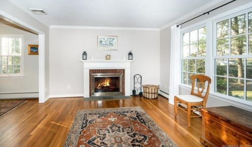 16 Lawn St, Norwalk, CT 06853-1903