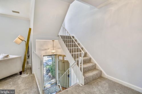 13 Chapman St, Alexandria, VA 22301-2501