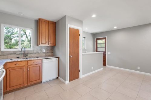 3919 Southern Aire Dr, Saint Louis MO 63125-4440 exterior