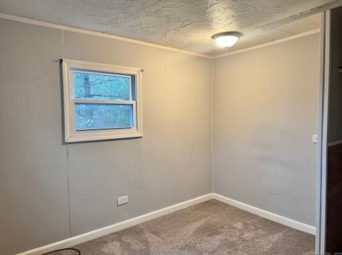 5 Conrad Park, Killingly CT 06241-2141 exterior