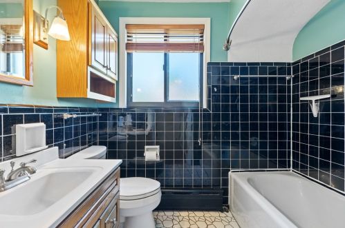 3476 Clearfield St, Pittsburgh PA 15204-1540 exterior