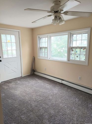 354 Amsterdam Ave, Babylon NY 11704-4922 exterior