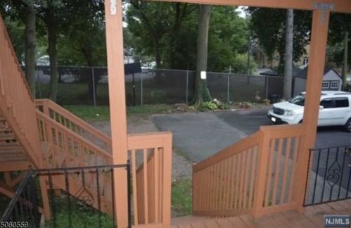 110 Elm St, Town Center NJ  07052-5817 exterior