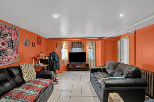 1920 Rockwell St, Chicago IL 60647-4245 exterior