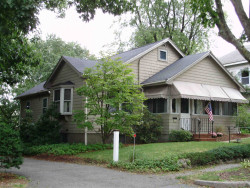 26 Crescent St, Newton, MA 02465-2008