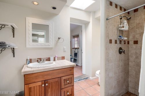 2021 6 St, Tucson AZ 85716-4822 exterior