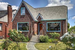 7714 Dibble Ave, Seattle WA  98117-3254 exterior