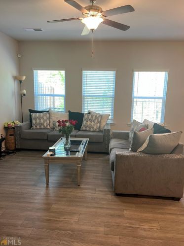 5081 Lower Elm St, Atlanta, GA 30349-1678