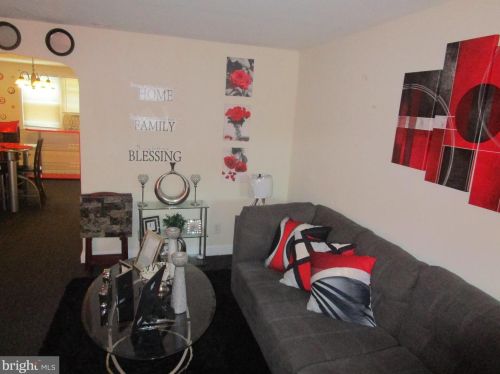 144 22nd St, Chester, PA 19013-5017