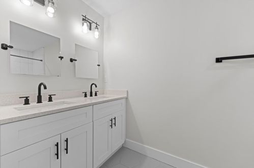 1731 Madrona St, Atlanta GA  30318-6427 exterior