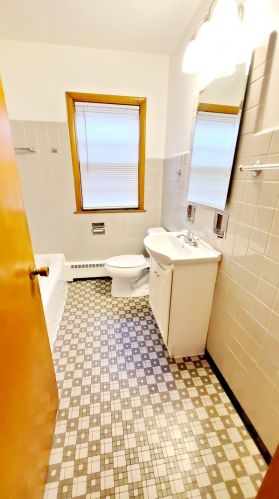 3037 Austin Ave, Chicago IL 60638-1418 exterior