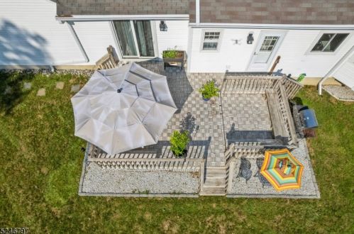 17 Powhatatan Way, Hackettstown NJ 07840-2646 exterior