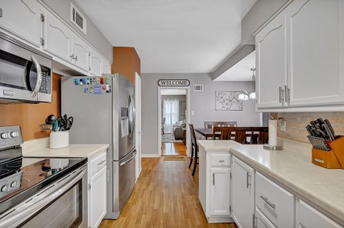 4406 Van Beck Ave, Milwaukee WI 53207-4458 exterior