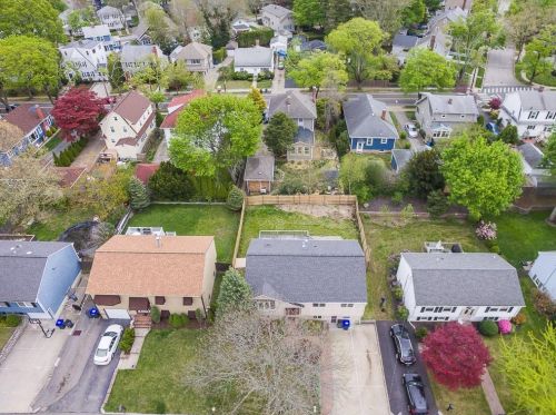 46 Lynde St, Providence, RI 02908-1122