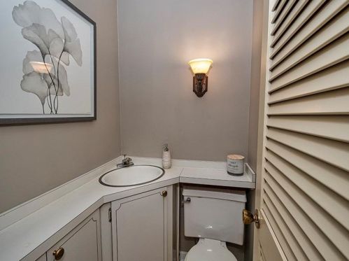 590 Clemson Dr, Pittsburgh PA 15243-1736 exterior