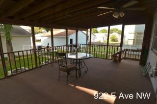 922 F Ave, Cedar Rapids IA  52405-2723 exterior