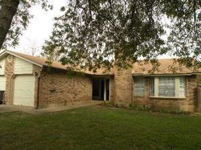 2002 Courtney St, Austin, TX 78745-5299