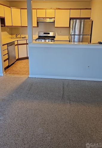 604 Woodhaven Dr, Edison NJ  08817-3775 exterior