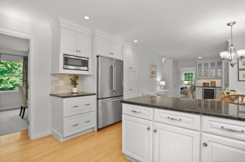 35 Dudley Rd, Wilton CT 06897-3508 exterior